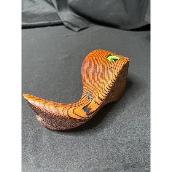 RARE! Mid Century Hand Carved Whale With Green Eyes - Picture 3 of 6